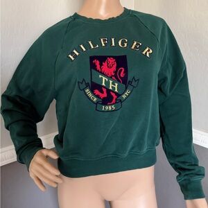 Tommy Hilfiger Green Crewneck Sweater with Vintage-Inspired Design